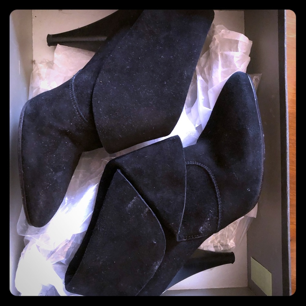 Via Spiga Suri Suede Heels